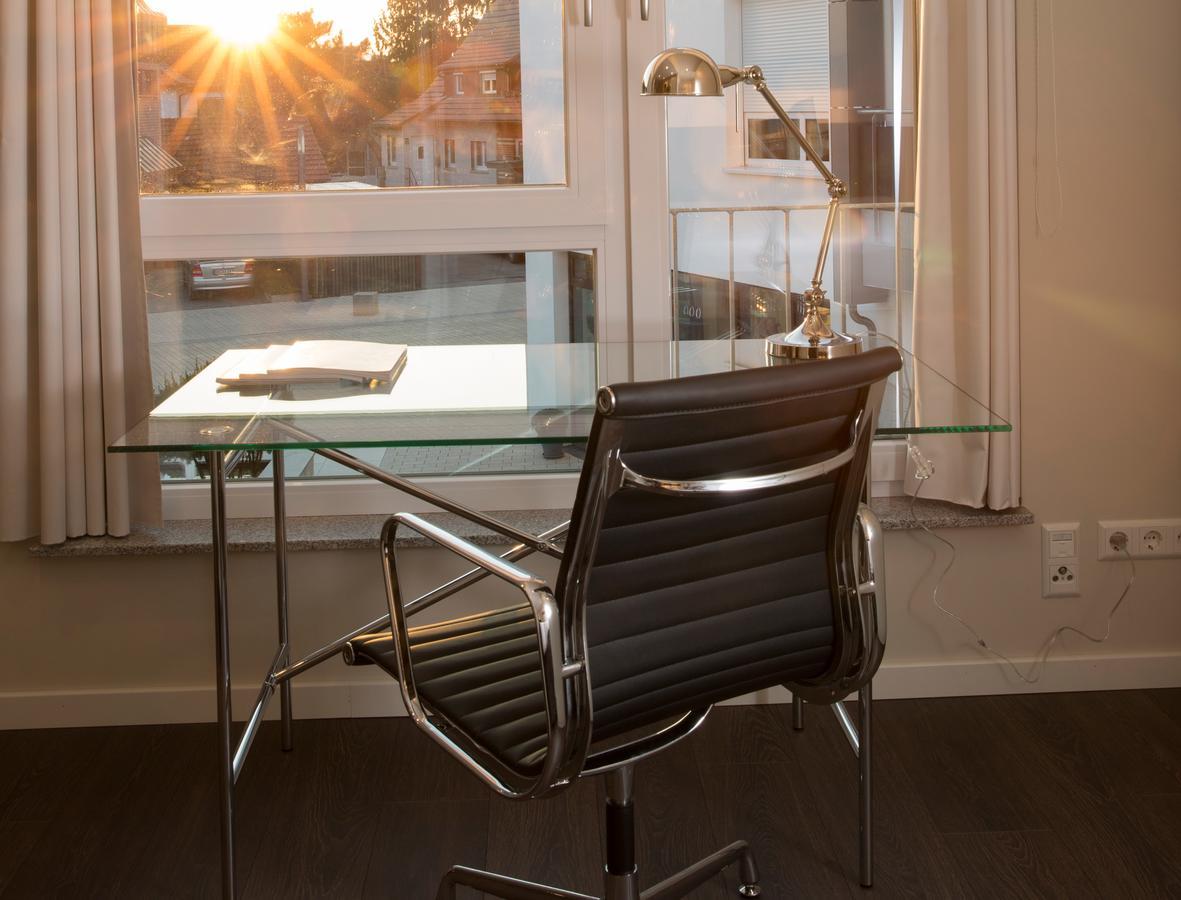 Logis First Class Business Suites Renningen Exteriér fotografie