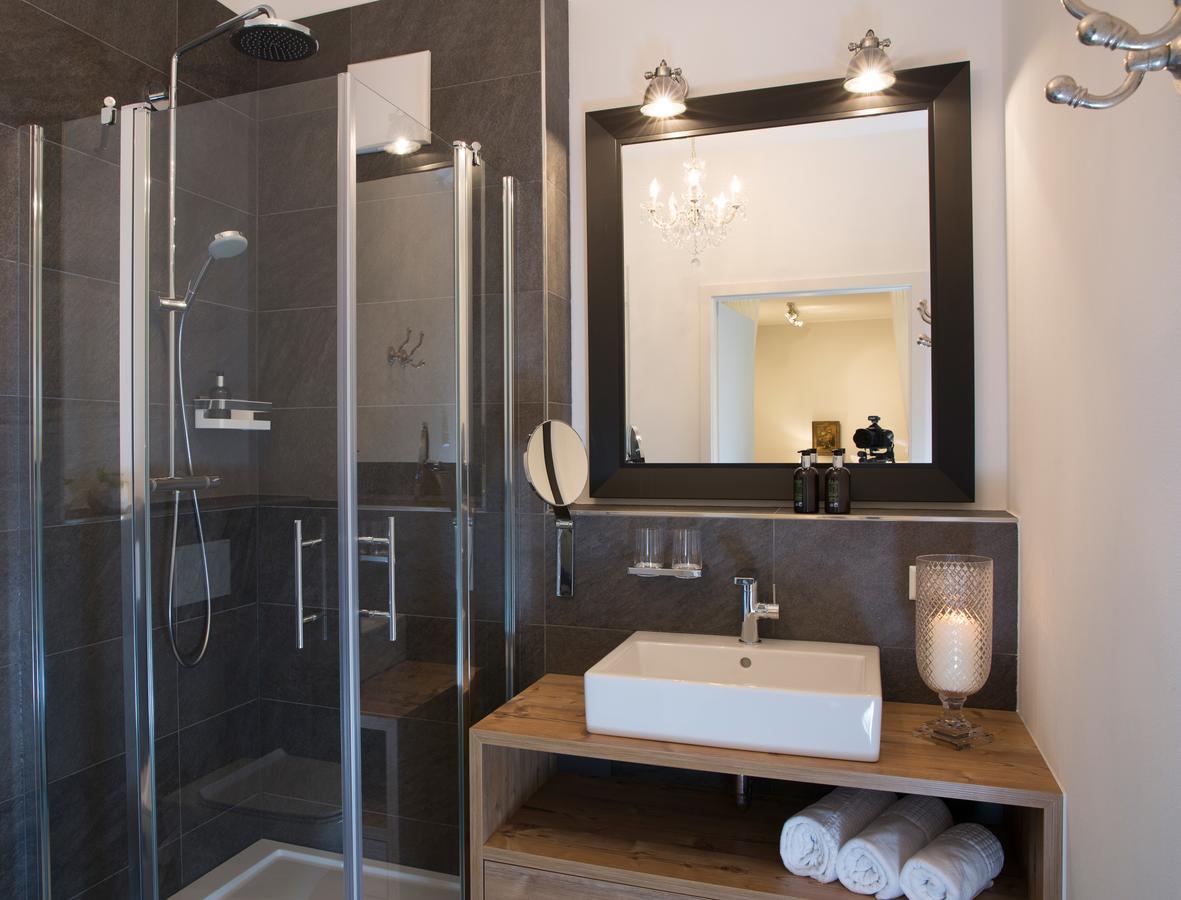 Logis First Class Business Suites Renningen Exteriér fotografie