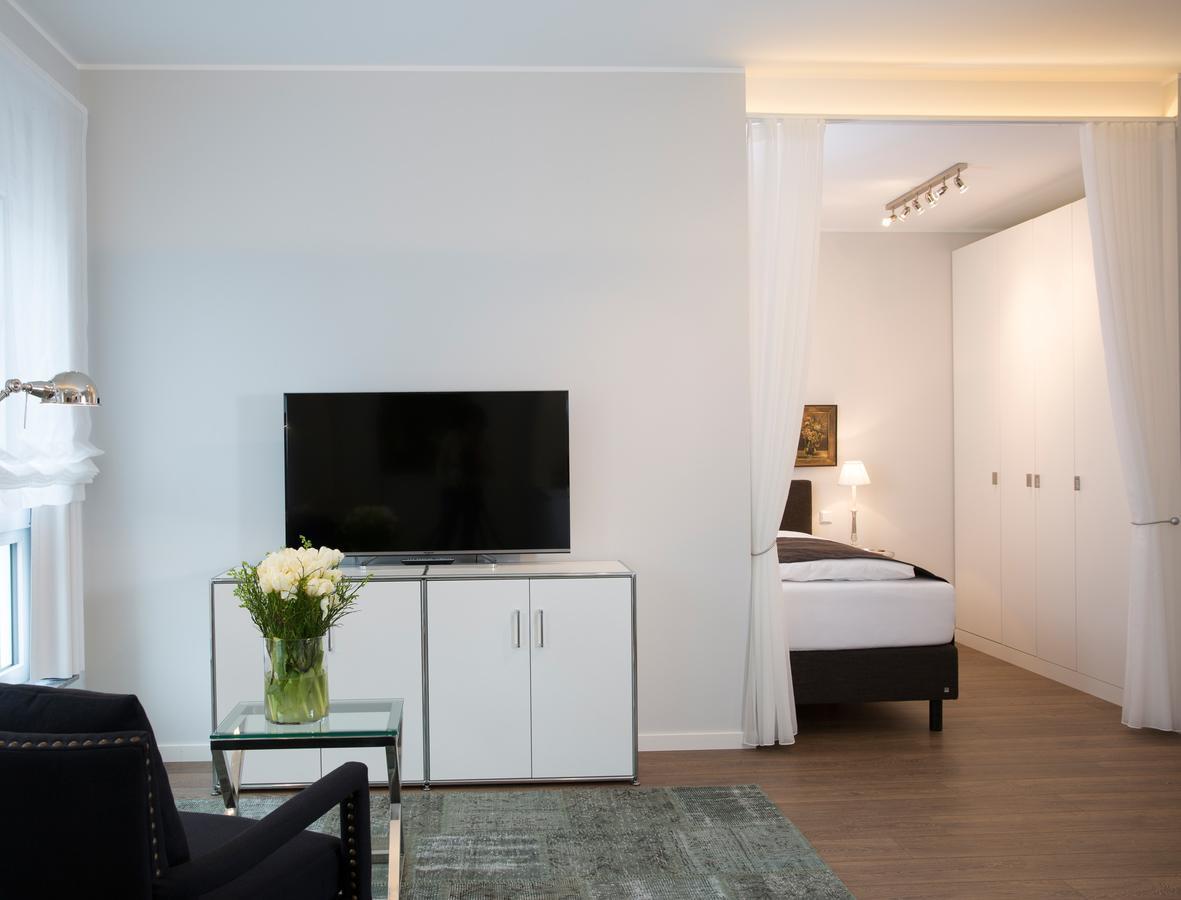 Logis First Class Business Suites Renningen Exteriér fotografie